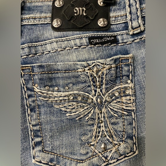 Miss Me Bermudas - Picture 2 of 4